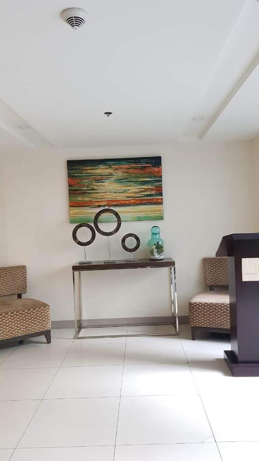 101 Newport Blvd C2 4F By Rechelle Nunag Pasay Zewnętrze zdjęcie